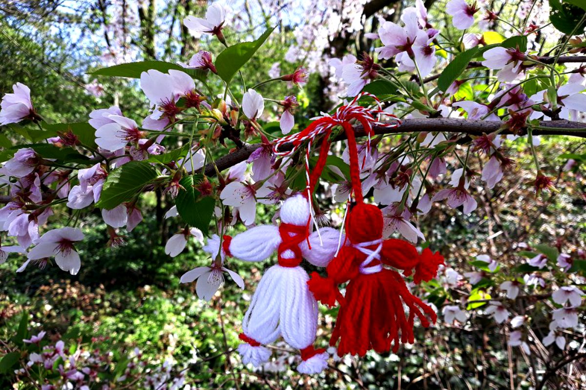 Tradiții și obiceiuri de 1 martie