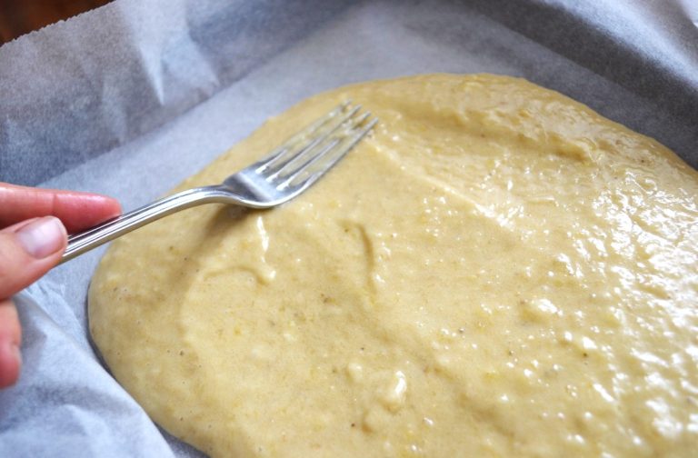 Clătite la cuptor. Nu trebuie să stai să le întorci, sunt gata în doar 10 minute și ies extrem de gustoase