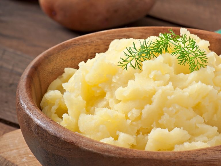 Cum să faci piure de cartofi la microunde. Trucul simplu și rapid dezvăluit de un celebru bucătar