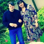 Fuego împreună cu mama lui