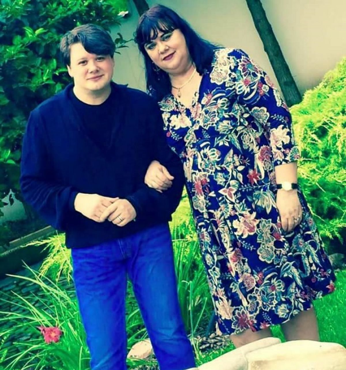 Fuego împreună cu mama lui