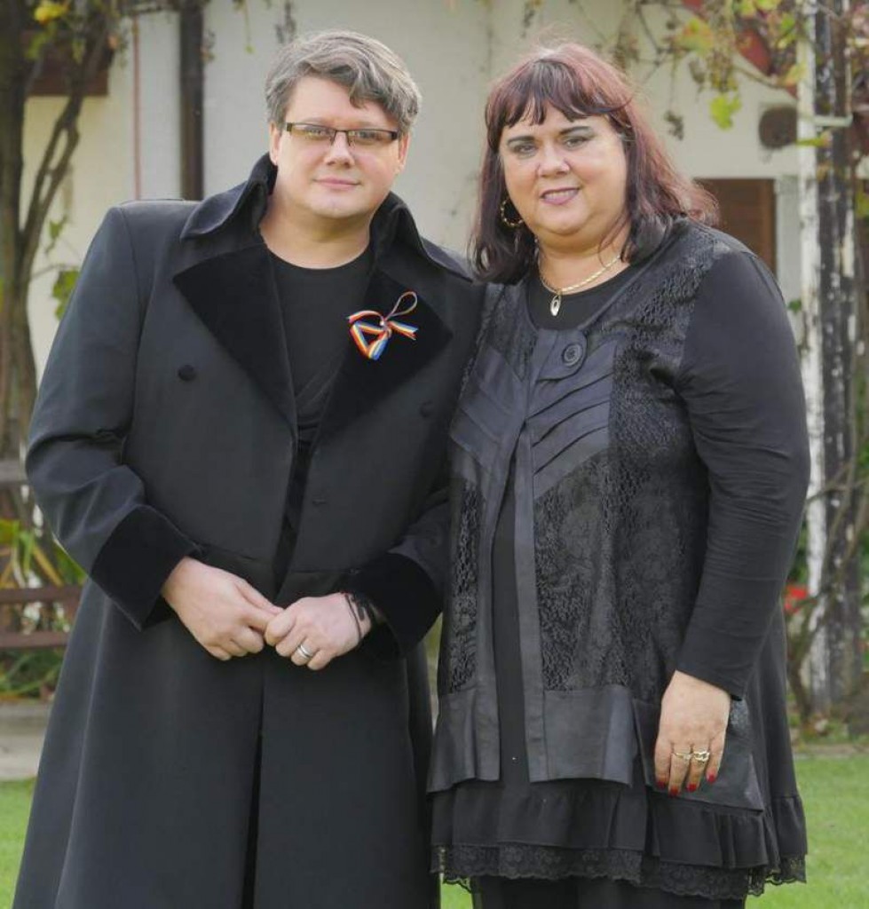 Fuego împreună cu mama lui