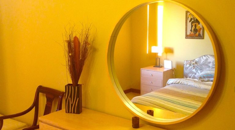 Cum trebuie să arate oglinda din casă pentru a atrage banii. Secretul care aduce abundență în viața ta
