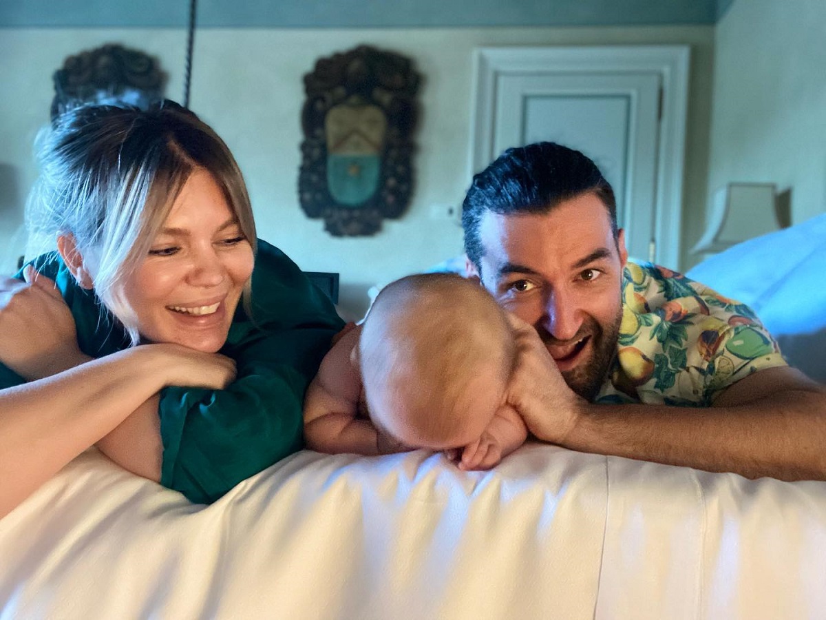 Ce știe să facă fiica lui Smiley la 2 ani