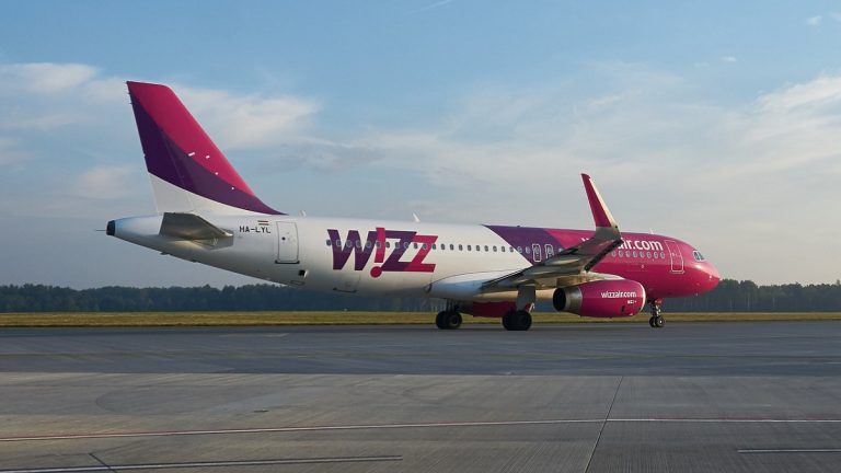 Produsul interzis în toate avioanele Wizzair. Compania a transmis un e-mail clar pentru toți clienții