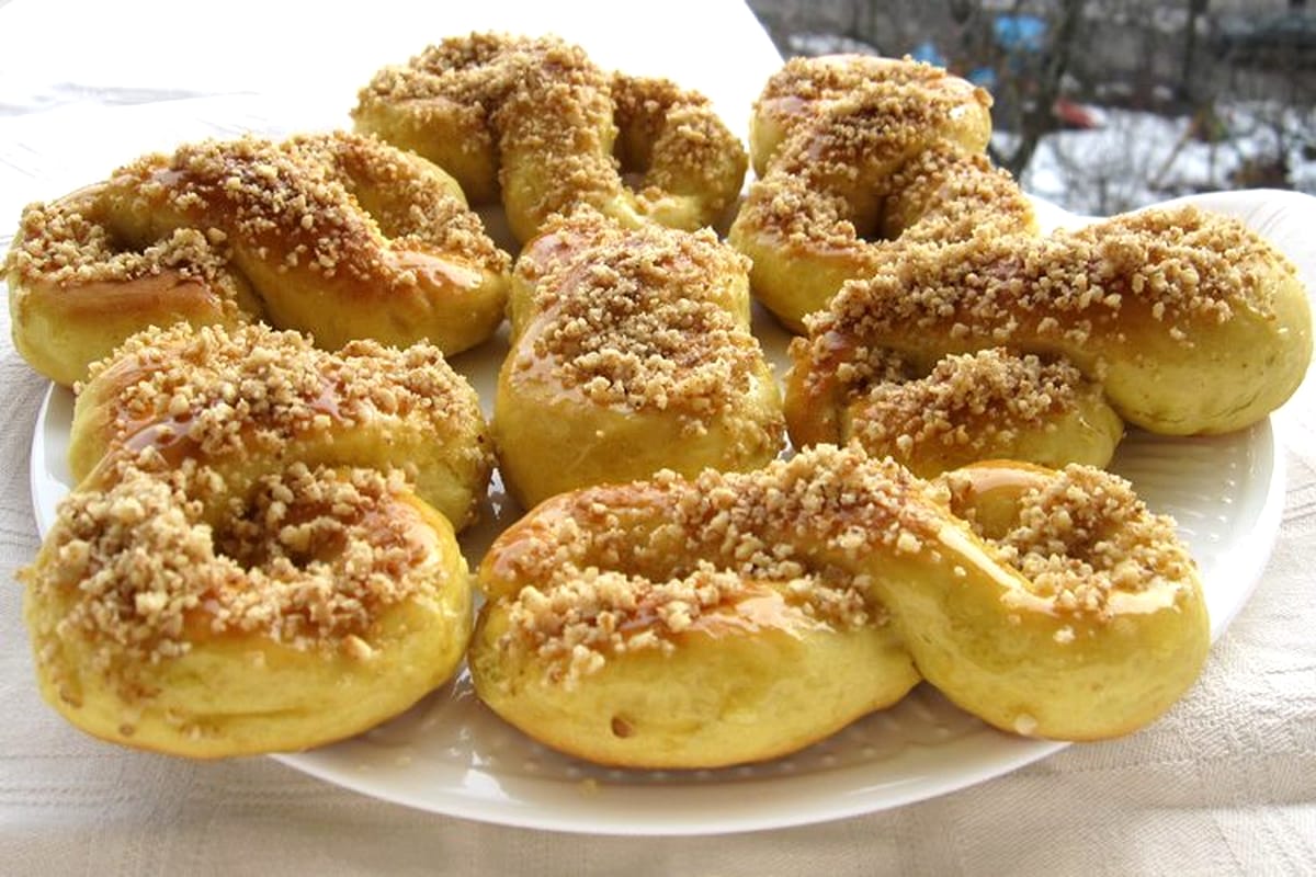 Cum se face aluatul pentru mucenici ca să iasă pufoși și gustoși