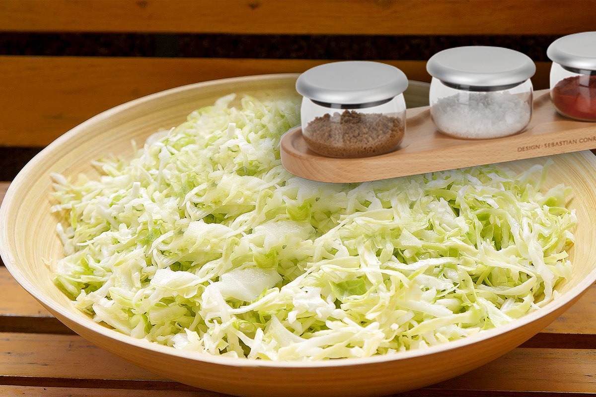 Amestecul în care trebuie să ții varza înainte să o călești