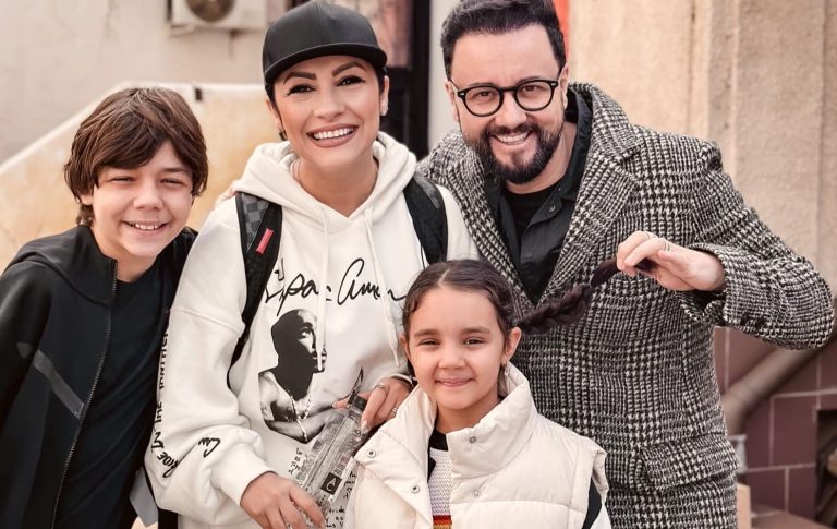 Andra, mai sinceră ca niciodată. Ce a spus despre al treilea copil: „Se vede că ne place viața de părinți”