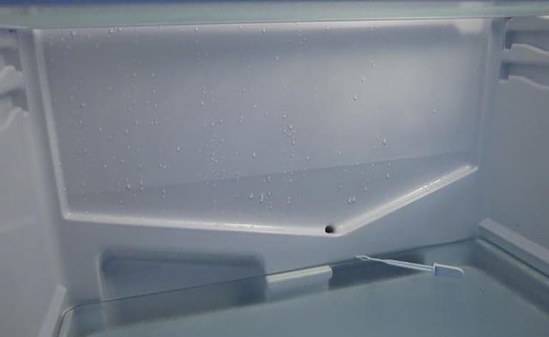 Butonul din frigider care te ajută să eviți mirosurile neplăcute