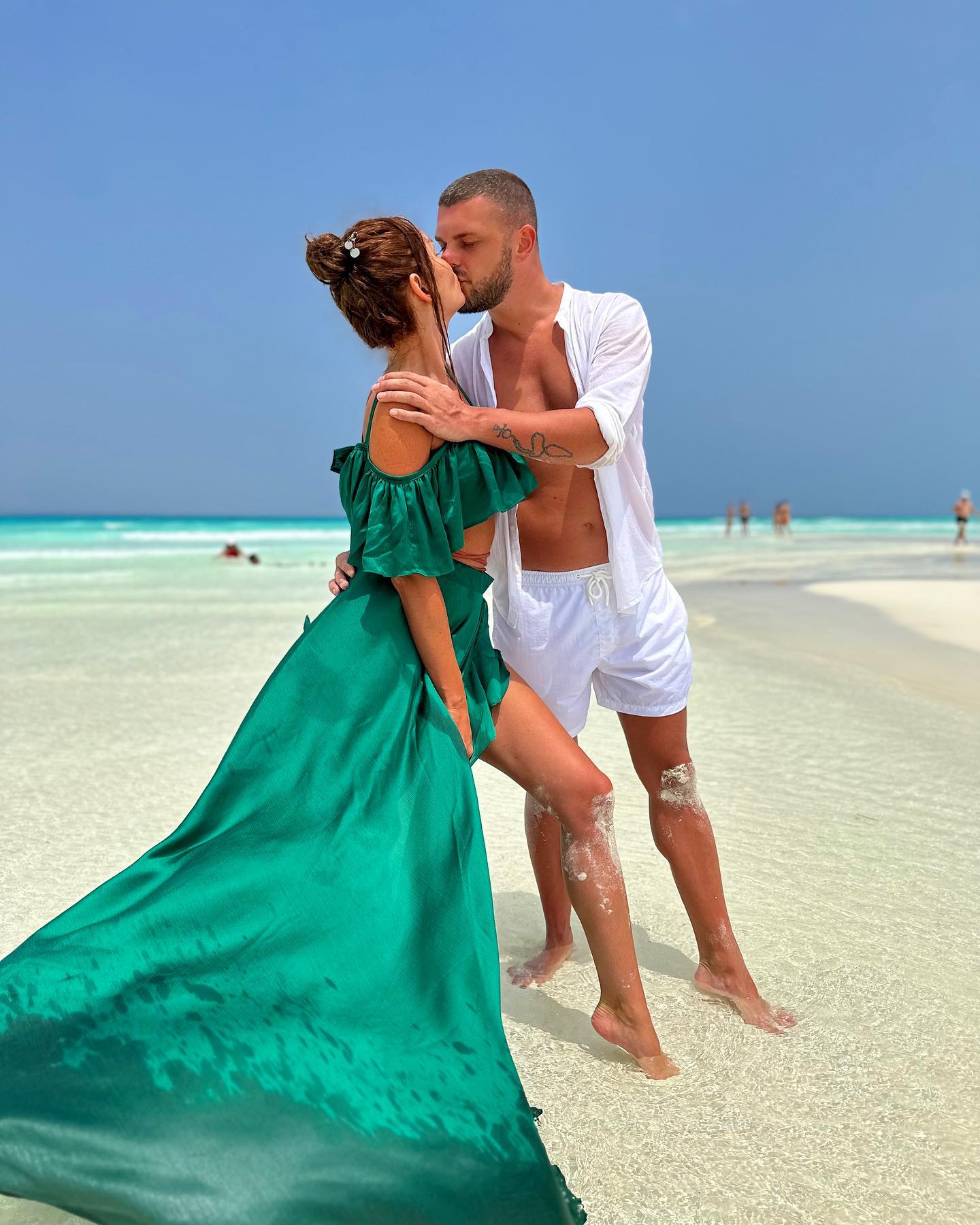 Cum arată invitația de nuntă a Mariei Constantin