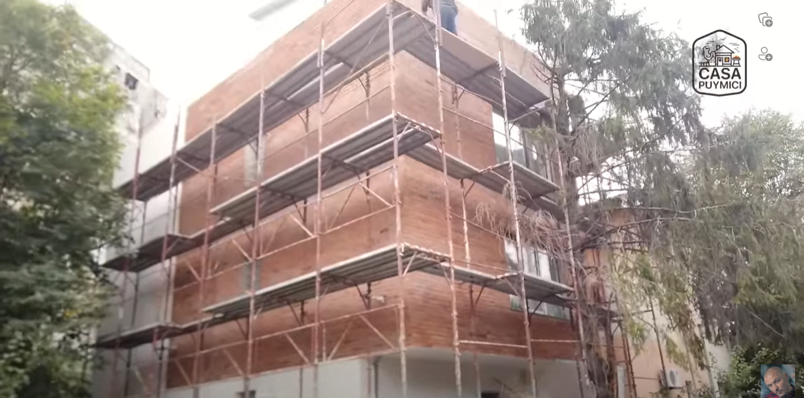 Cum arată vila în care locuiesc Puya și soția lui, Melinda 1