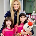 Alina Sorescu și fetițele ei