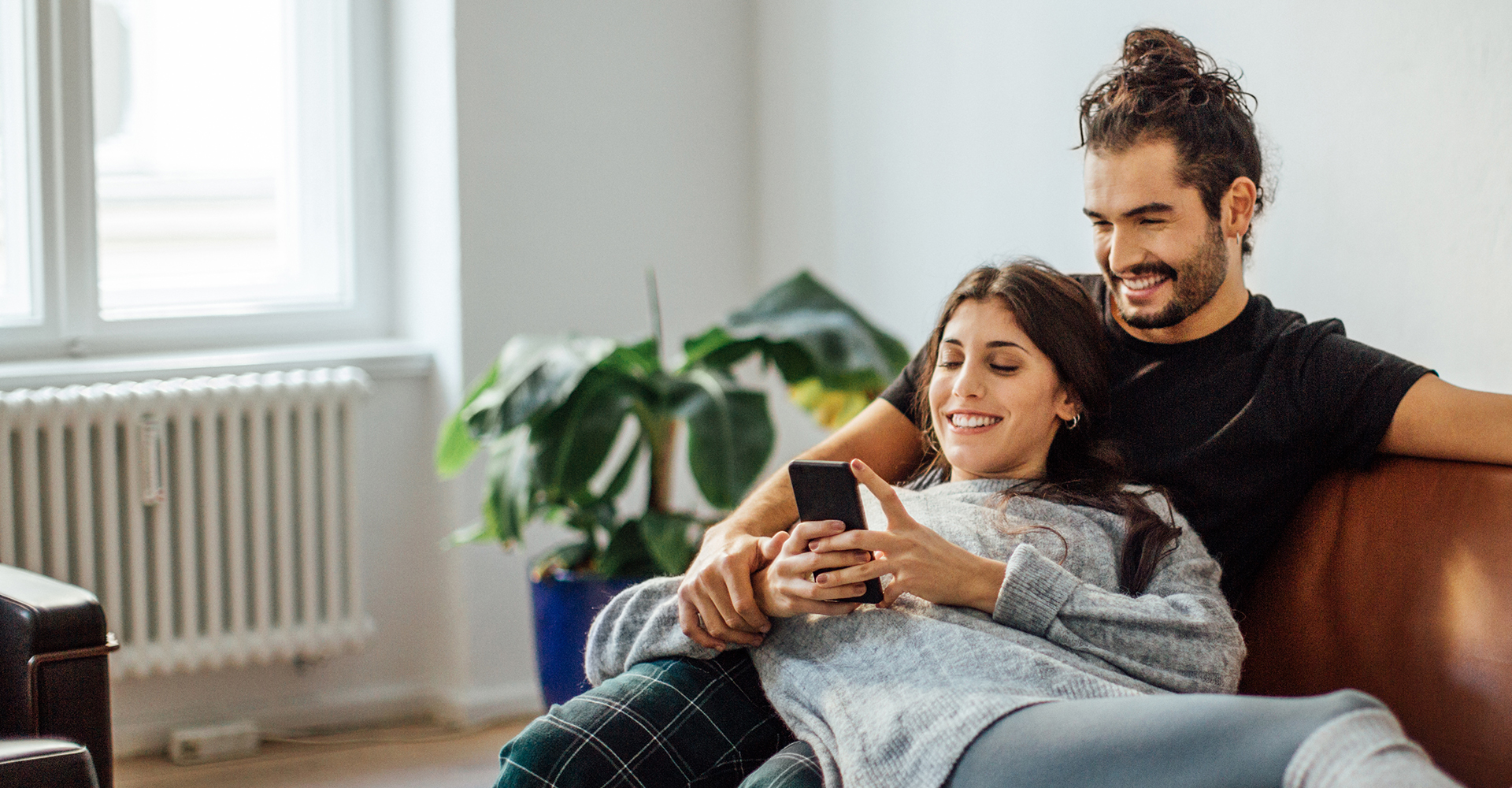 De ce oamenii ar trebui să locuiască împreună, înainte de a se căsători