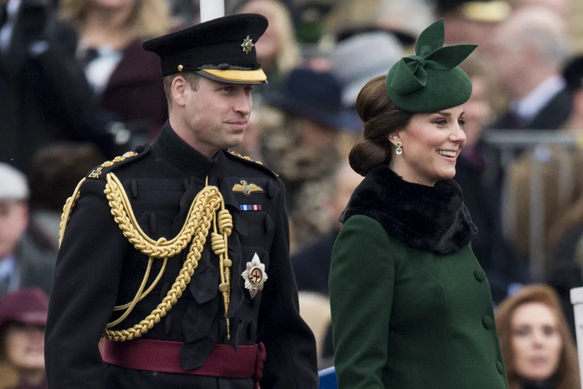 Kate Middleton, în ținută militară