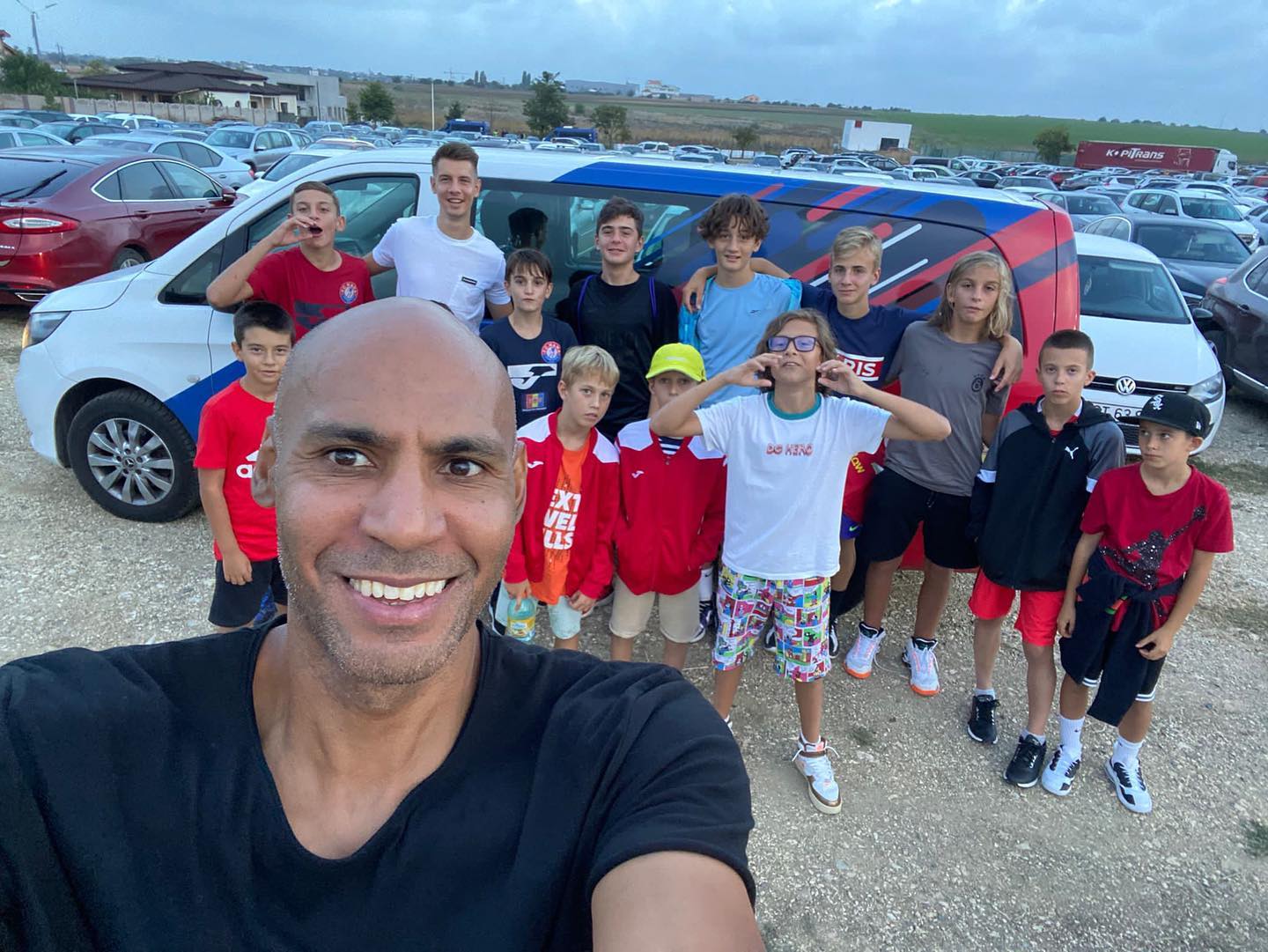 Nana Falemi s-a retras din fotbal, dar nu a scos fotbalul din viața lui