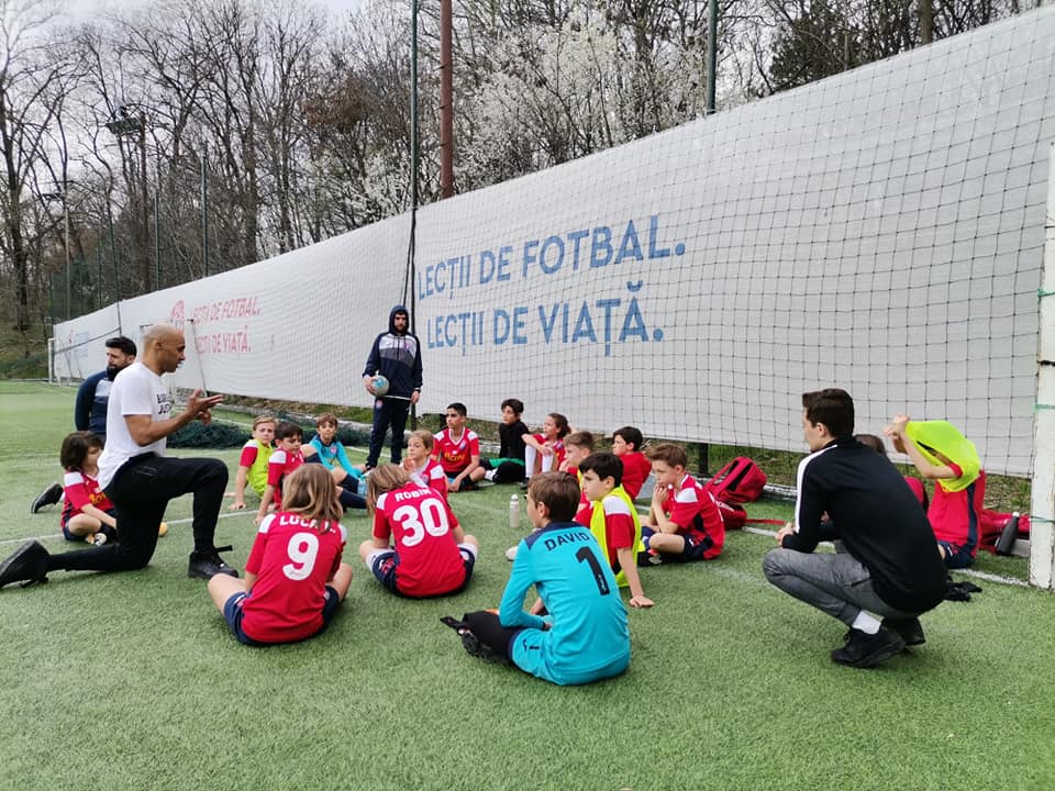 Nana Falemi s-a retras din fotbal, dar nu a scos fotbalul din viața lui