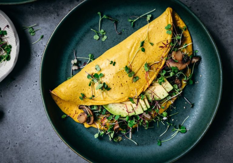 Secretul pentru cea mai gustoasă omletă de post. Ingredientul banal cu care poți înlocui ouăle. Iese senzațională