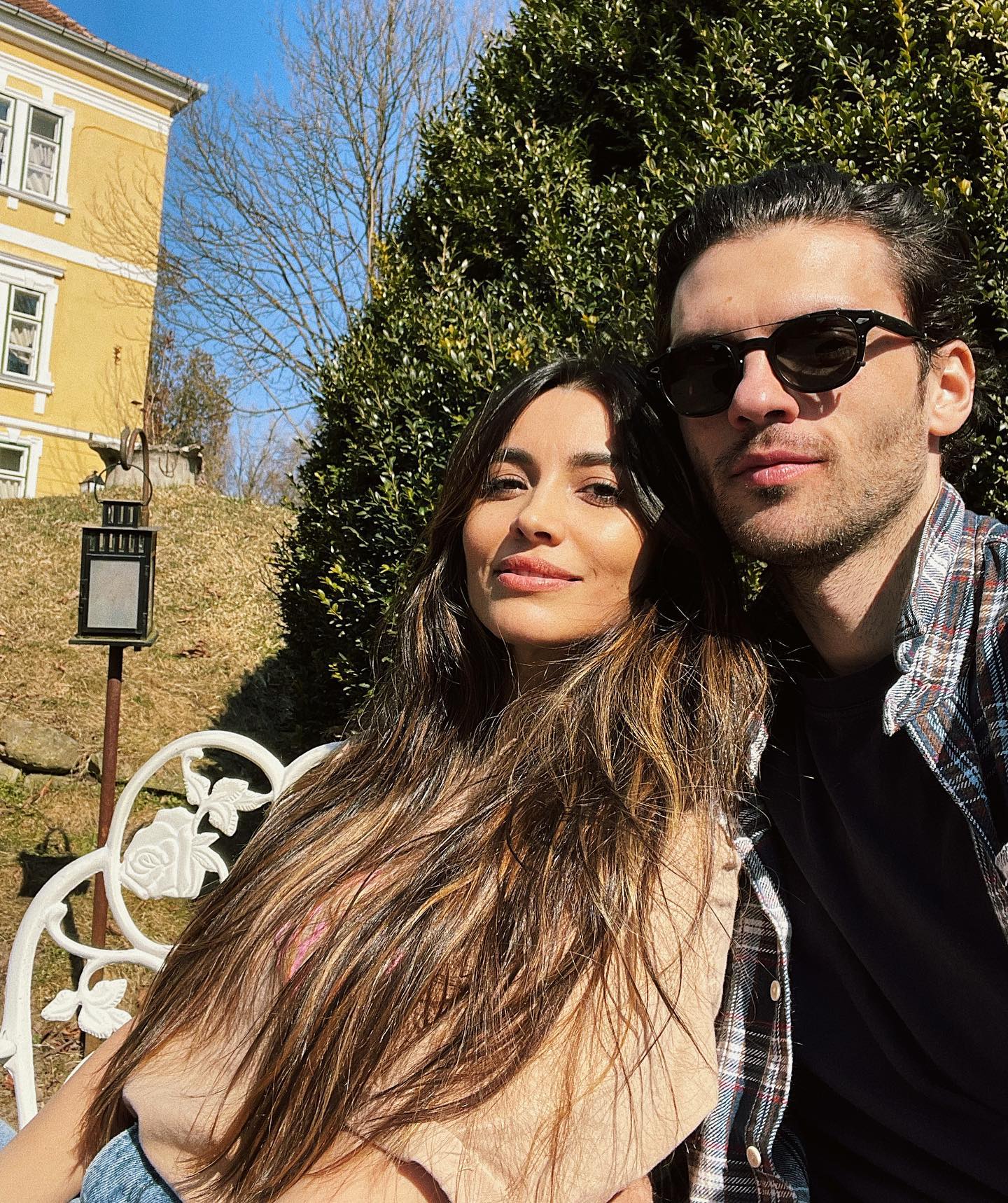 Ce spune Silviu Țolu, logodnicul prezentatoarei Lili Sandu, despre mărirea familiei. “Cred că mi-ar mai plăcea un copil” VIDEO EXCLUSIV