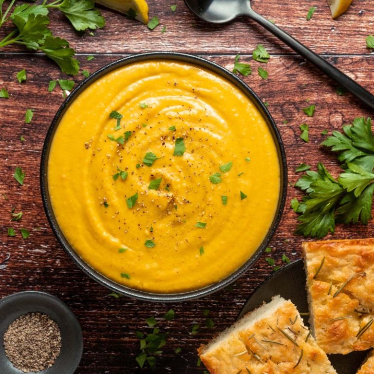 Supă cremă de linte, rețeta simplă de post. Ingredientul pe care trebuie să-l adaugi neapărat pentru un plus de savoare