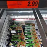 Burgeri cu insecte. Foto: impact.ro