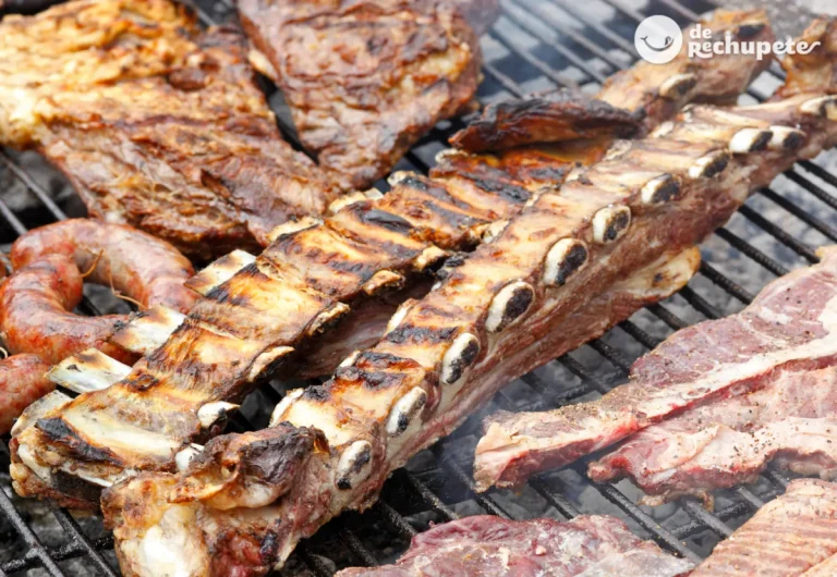 Ce trebuie să faci cu carnea de porc, înainte de a o pune pe grătar. Așa iese delicioasă, secretul pe care trebuie să-l știi