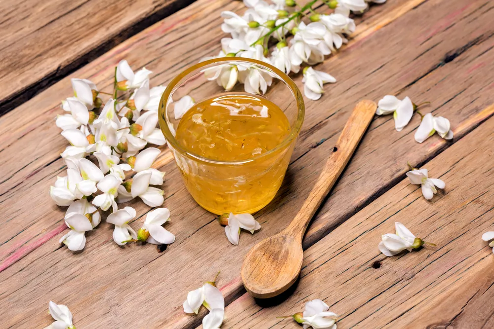 dulceață din flori de salcâm