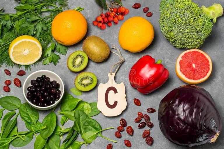 Fructe și legume care au conținut mai mare de vitamina C decât portocala. Lista întocmită de un celebru nutriționist