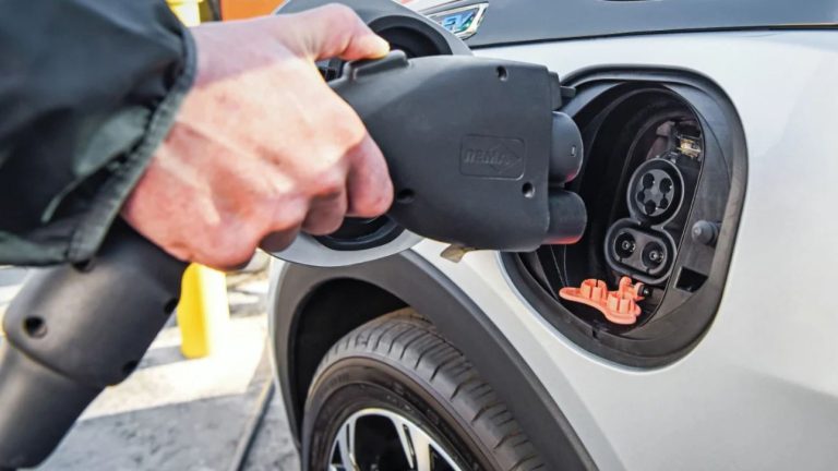 De ce Lidl, Kaufland și Ikea au închis toate stațiile de încărcare pentru mașinile electrice. Acesta este adevăratul motiv