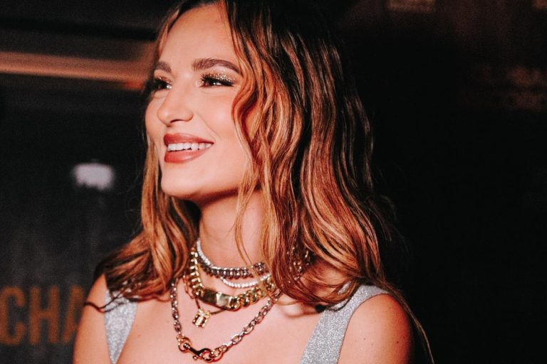 Minelli, dezvăluiri despre relația cu copiii ei. Îi calcă sau nu fiica ei pe urme? „Este artistă, clar, dar pe alte domenii” VIDEO EXCLUSIV