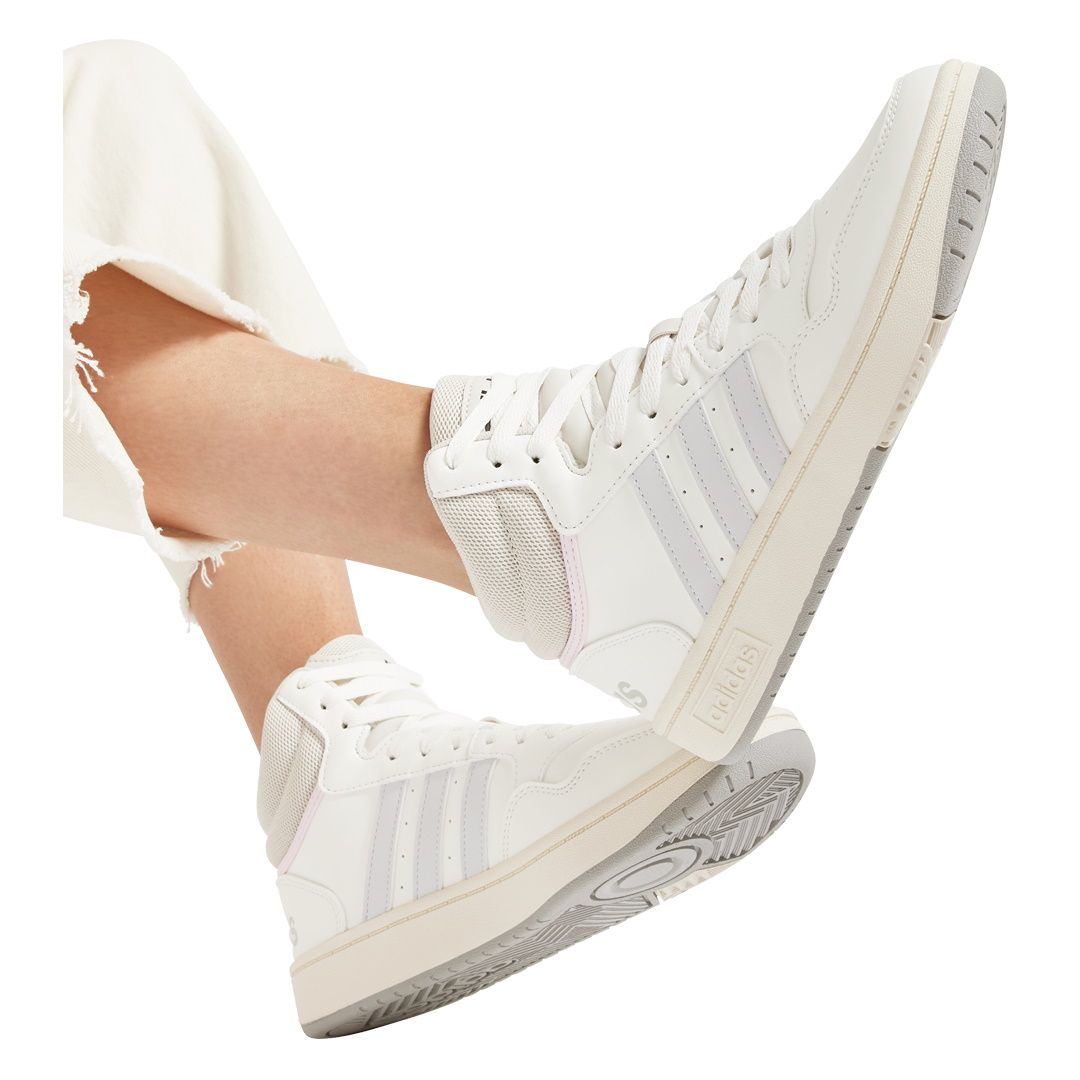 modele de sneakers pentru primăvara 2023