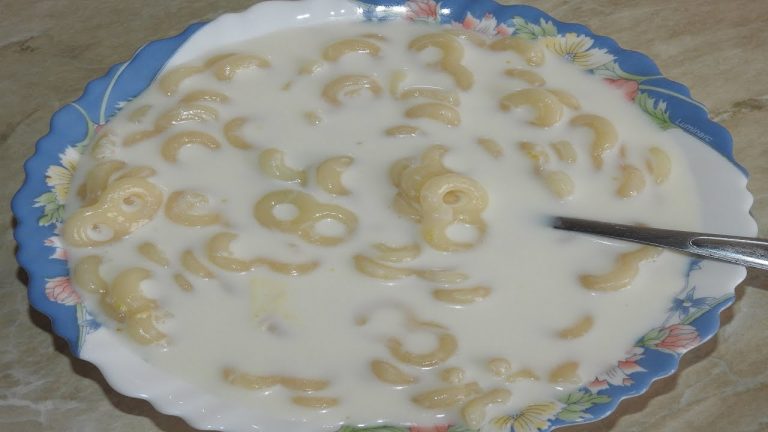 Mucenici fierți în lapte. Rețeta delicioasă pe care trebuie să o încerci