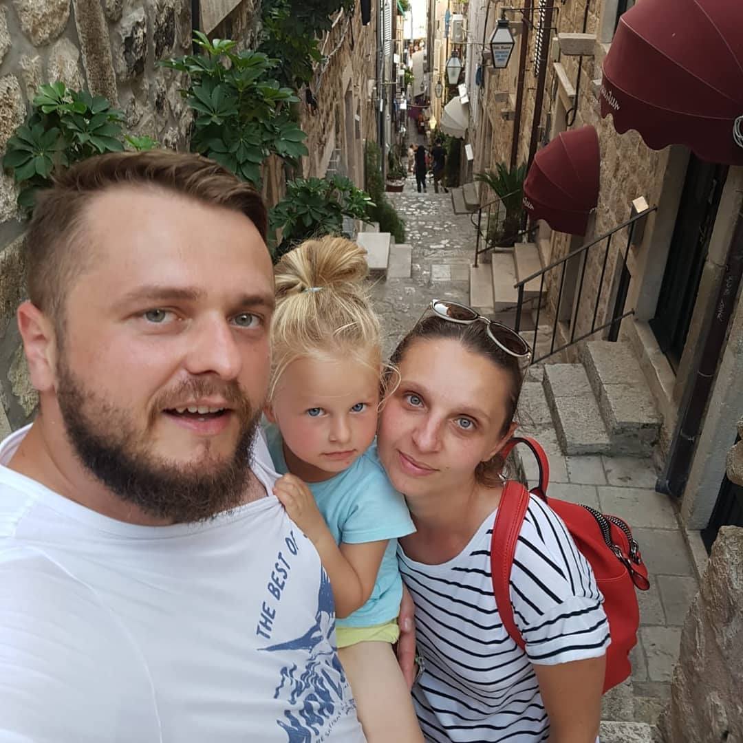 Cum arată și cu ce se ocupă soția lui Nelu Cortea de la America Express