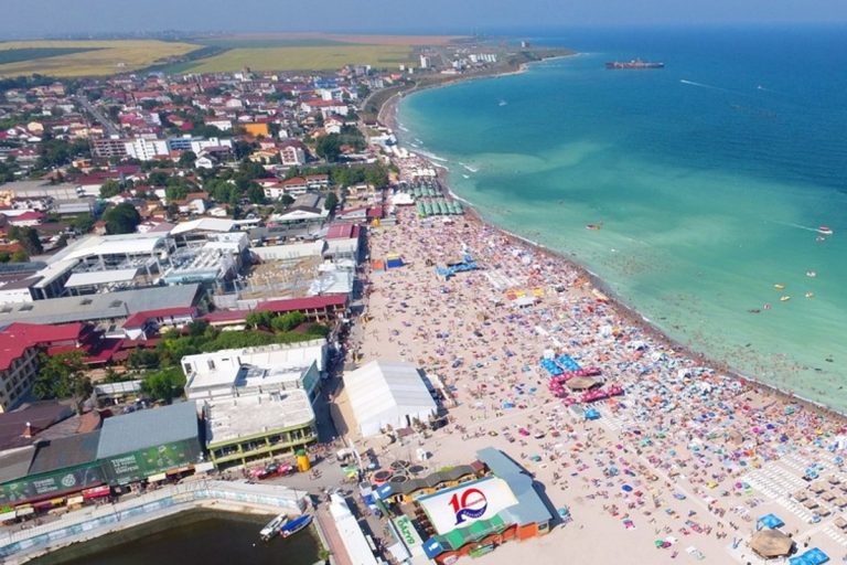 Stațiunea din România în care toți românii vor să petreacă Paștele în 2023. Uluitor cât costă o noapte de cazare aici. A întrecut Mamaia la prețuri