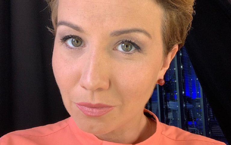 Prin ce momente grele a trecut Sabina Iosub în carieră. Cum a fost drumul ei până să ajungă o jurnalistă celebră VIDEO EXCLUSIV