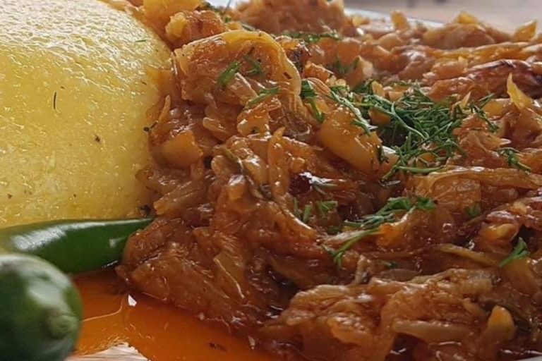 Ingredientul special care se pune în varza călită. Ce trebuie să adaugi, când este gata. Îi dă un gust deosebit