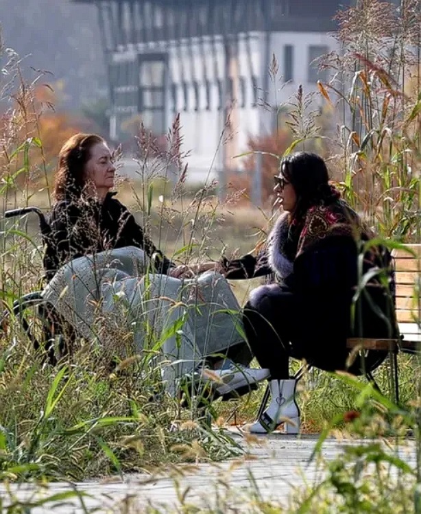 Oana Roman și mama ei sursă FOTO: Cancan