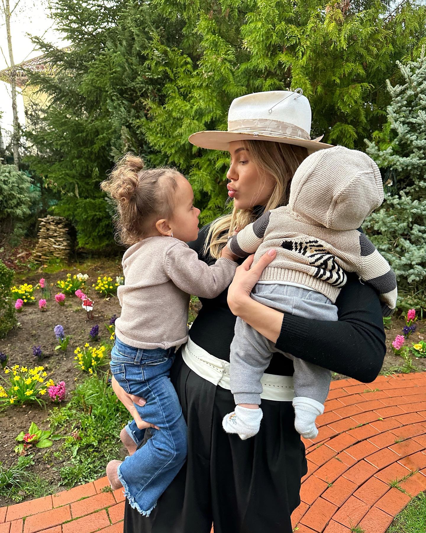 Emily Burghelea, despre viața cu doi copii și o nouă sarcină