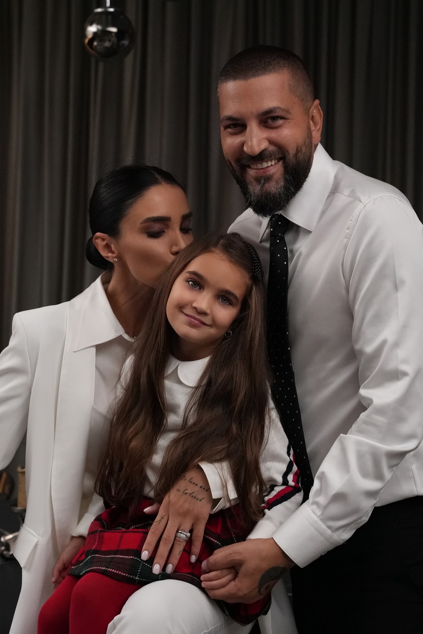 Adelina Pestrițu și familia sa, fotografie de colecție. Cum arată Zeny, la aproape 5 ani. E absolut superbă FOTO