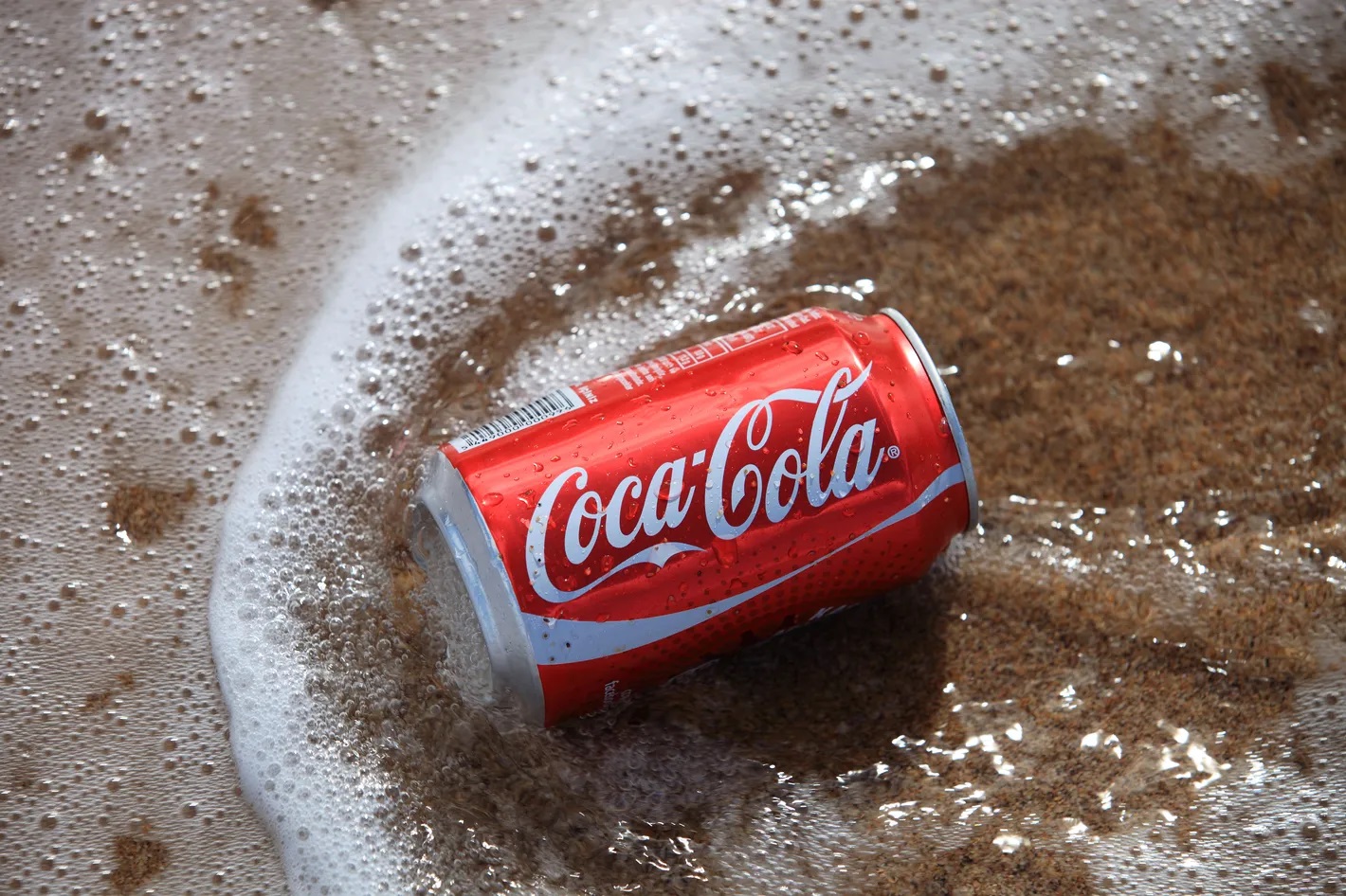 Amestecul puternic care curăță grăsimea de pe hota din bucătărie