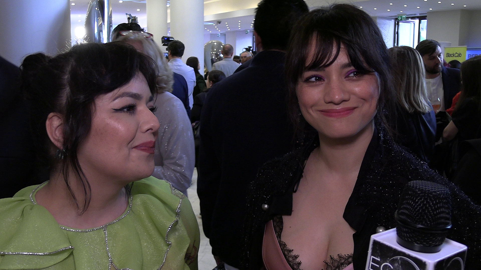 Cum arată și cu ce se ocupă sora lui Aylin Cadîr