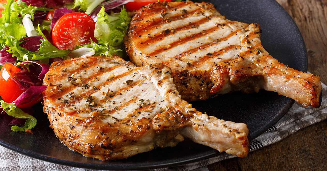 Când se pune carnea pe grătar