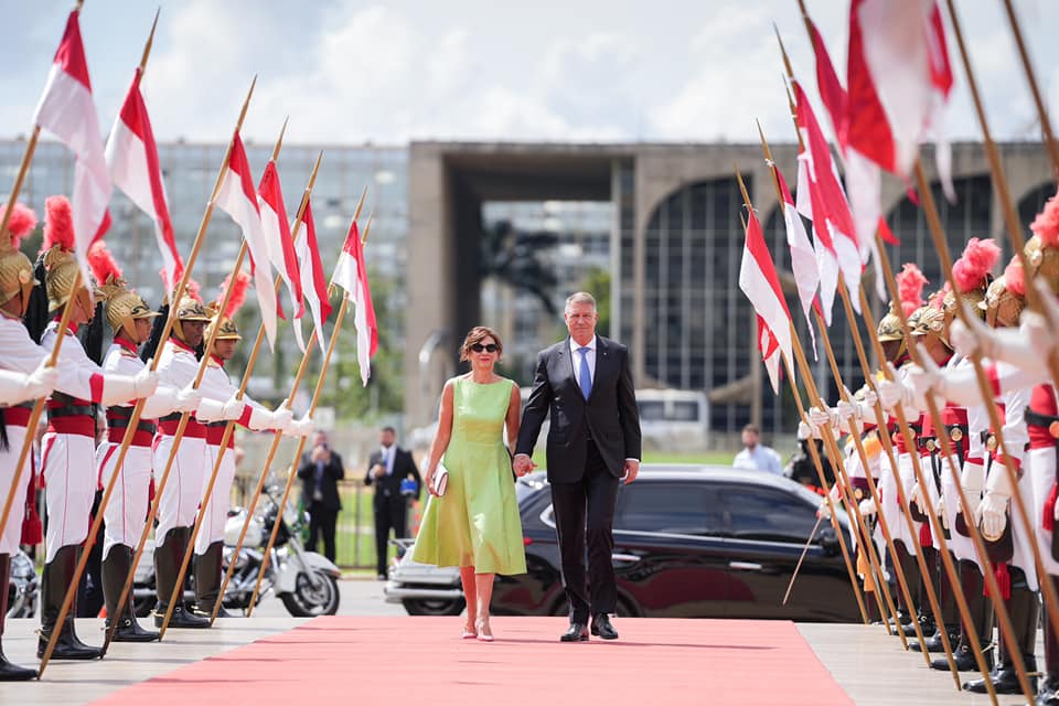 Carmen Iohannis, apariție inedită la întâlnirea din Brazilia