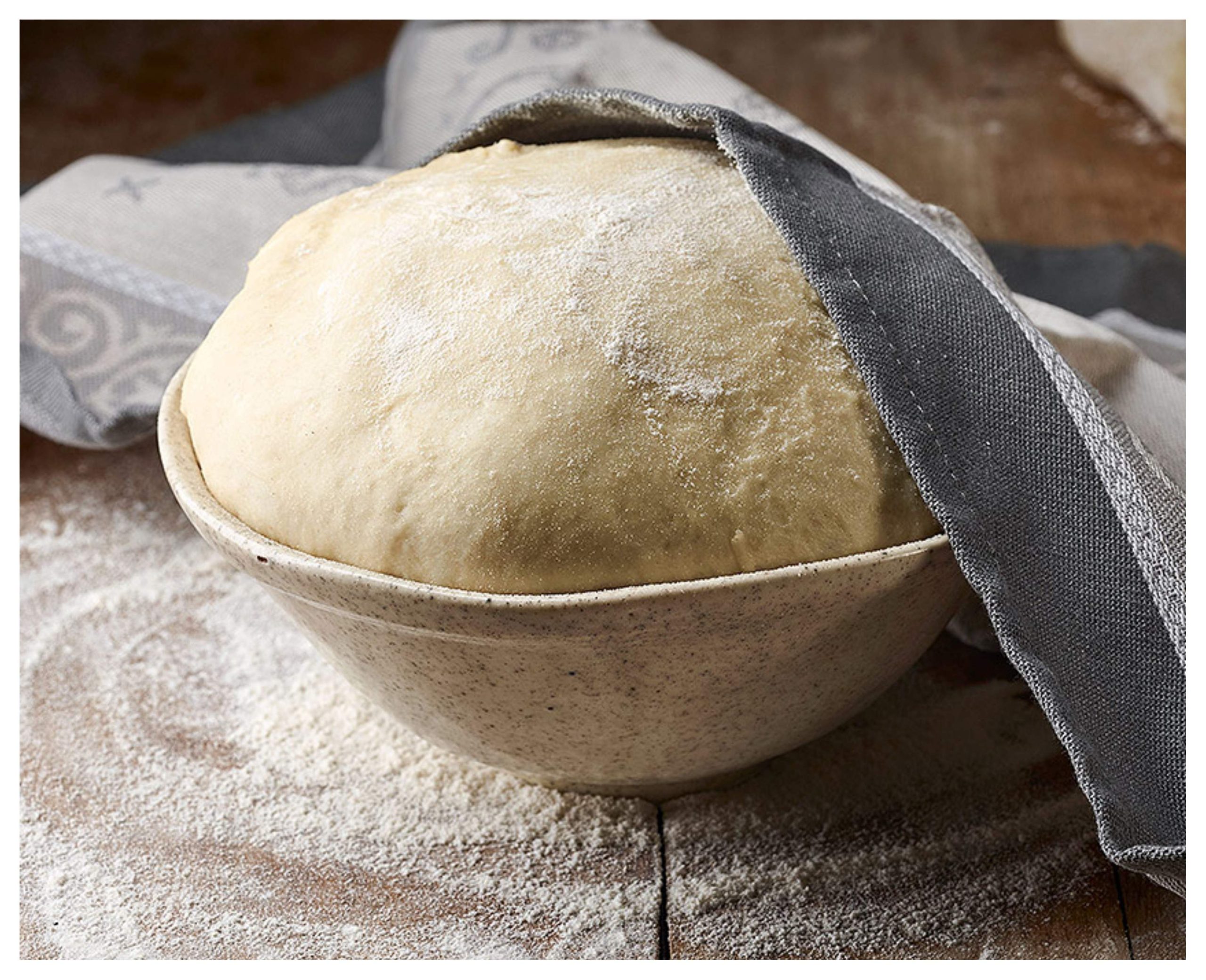 Cât se lasă aluatul de cozonac la dospit