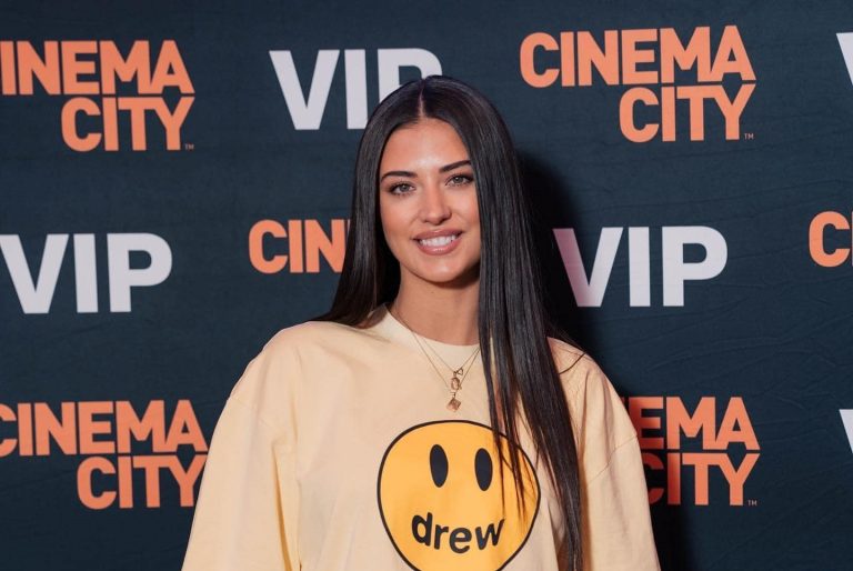 Ce religie are Antonia. Sunt reguli foarte stricte de respectat. Puțini fani știu asta despre ea