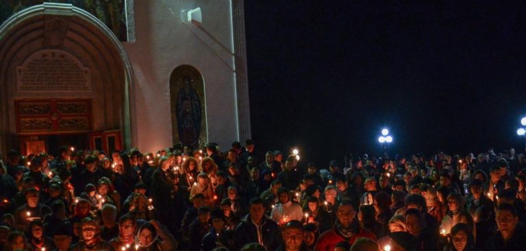 Ce se cântă în noaptea de Înviere. Tradiții și obiceiuri