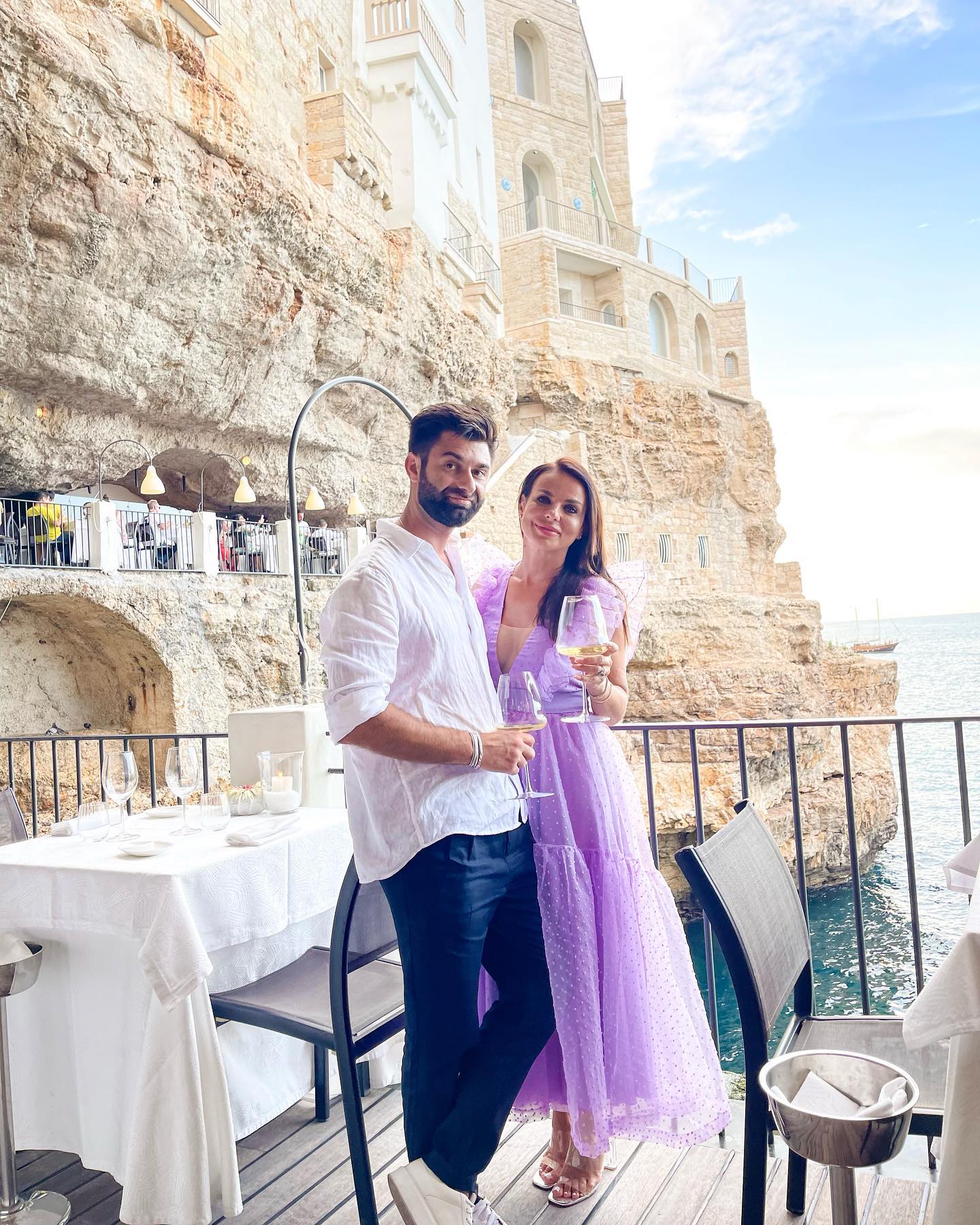 Ce țin Jojo și Paul Ipate, în dormitor, deasupra patului