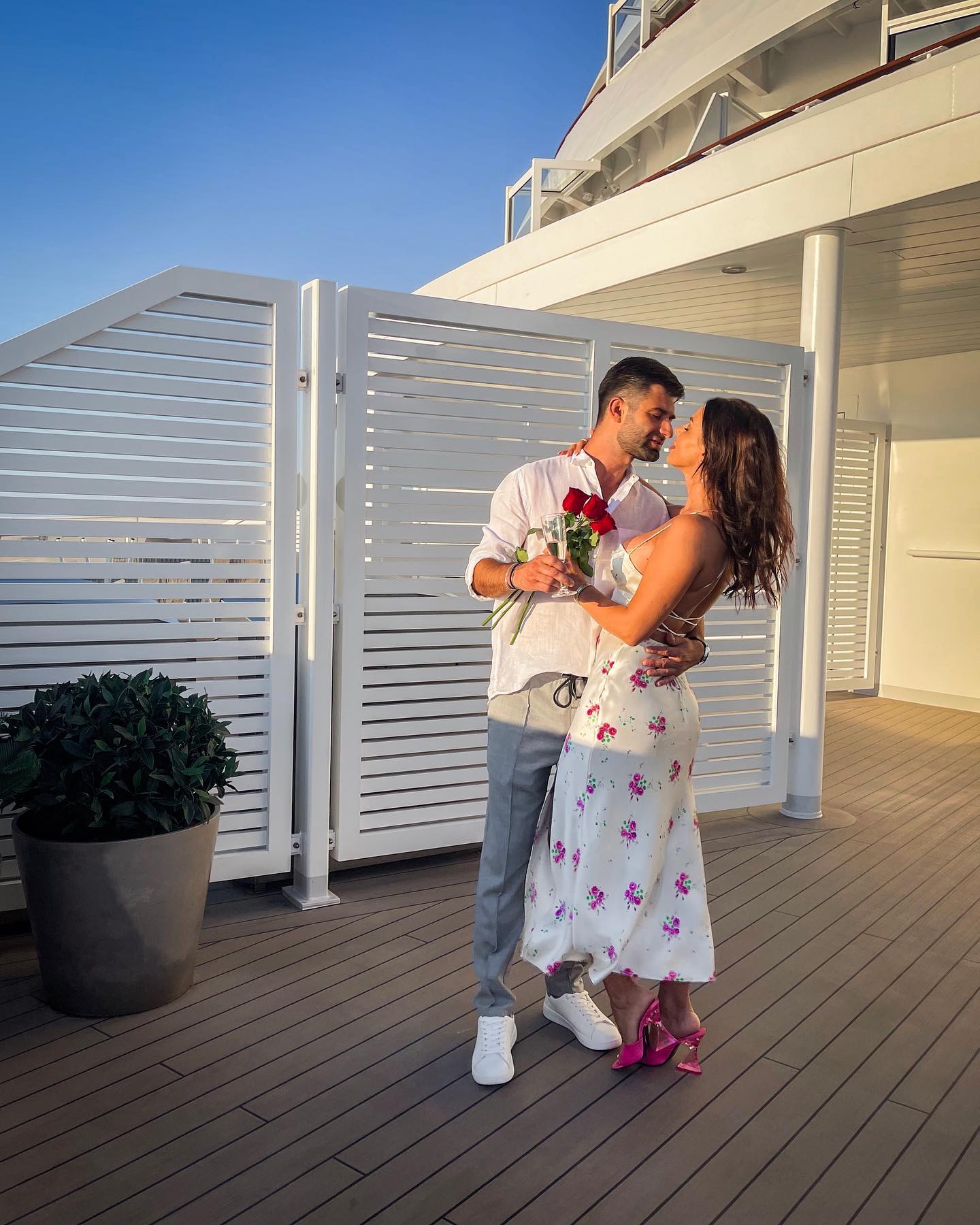 Ce țin Jojo și Paul Ipate, în dormitor, deasupra patului