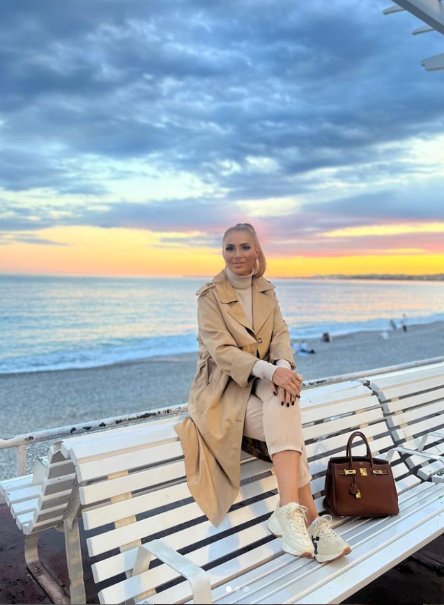 Cine ar fi milionarul cu care se iubește Anamaria Prodan