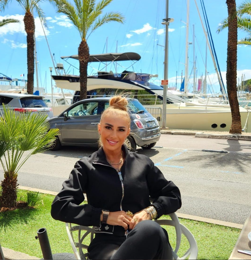 Cine ar fi milionarul cu care se iubește Anamaria Prodan