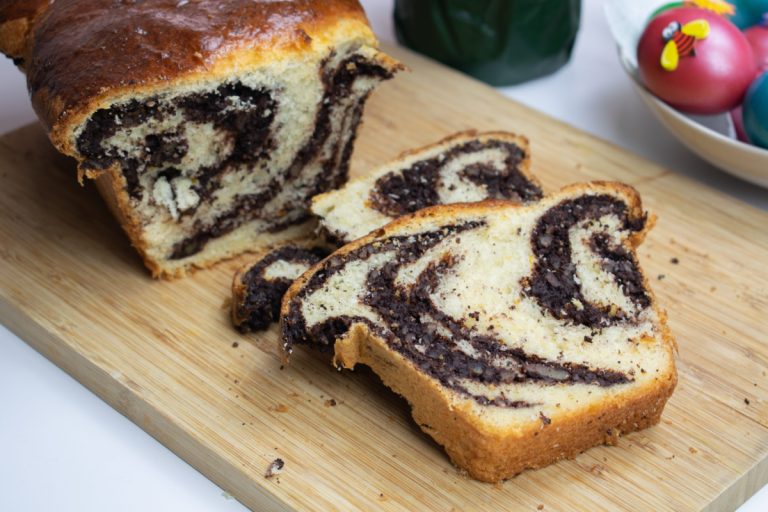 Cea mai rapidă rețetă de cozonac. Aluatul e gata în 30 de minute și nu are nevoie de frământare